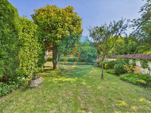 Prémery (58700) Magnifique maison familiale de 168,75 m² avec terrain clos arboré et garage.