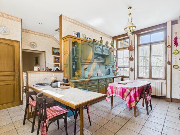 Prémery (58700) Magnifique maison familiale de 168,75 m² avec terrain clos arboré et garage.