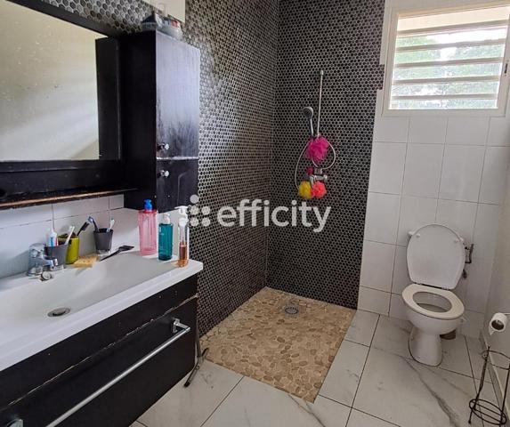 Maison
         4 pièces
        - 170 m² 340 000 € *