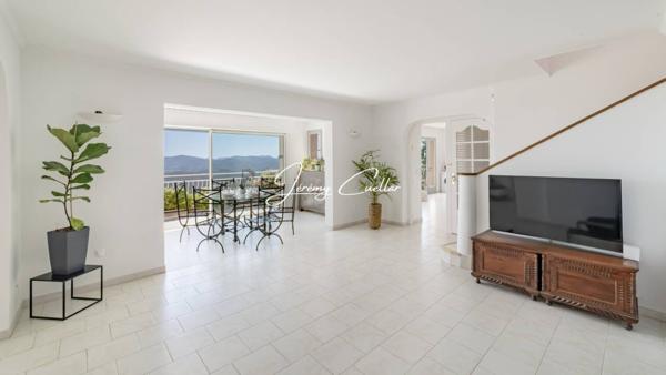 Maison à vendre 8 pièces de 225 m²