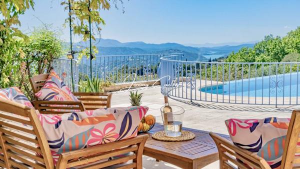 Maison à vendre 8 pièces de 225 m²