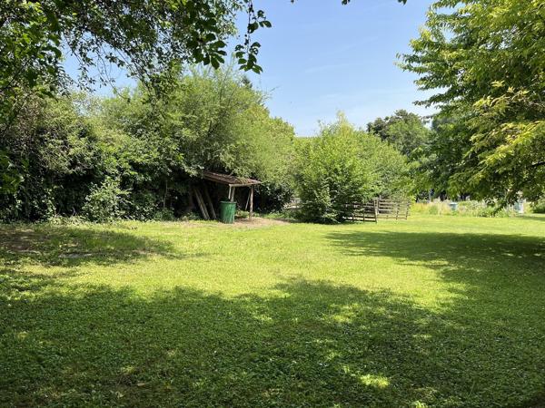 Terrain constructible, 1480 m² - Igé