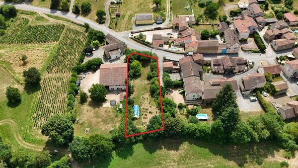 Terrain constructible, 1480 m² - Igé