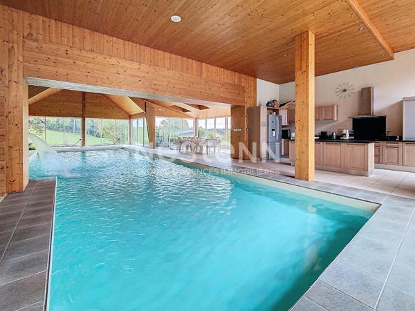 Domaine de prestige à vendre à Ussel - Piscine intérieur - Spa - Hammam - Sauna - Potentiel Locatif - 9 chambres - dépendances - Jardin clôturé et arboré de 8700 m2