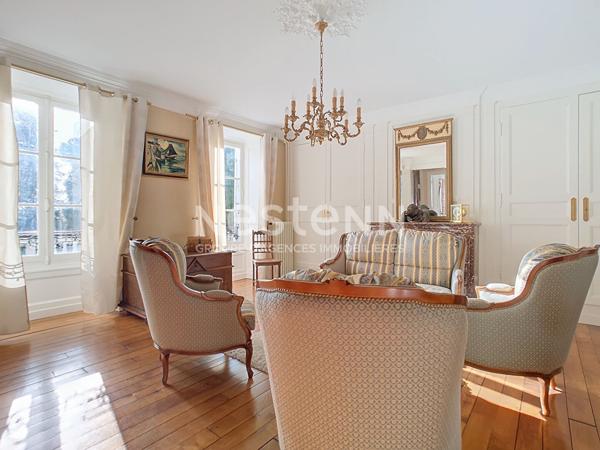 Domaine de prestige à vendre à Ussel - Piscine intérieur - Spa - Hammam - Sauna - Potentiel Locatif - 9 chambres - dépendances - Jardin clôturé et arboré de 8700 m2