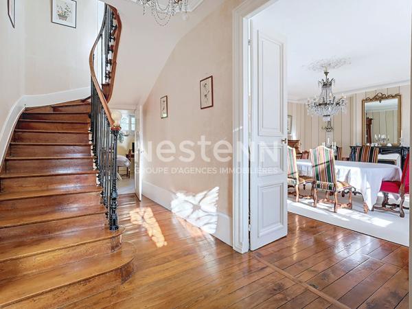 Domaine de prestige à vendre à Ussel - Piscine intérieur - Spa - Hammam - Sauna - Potentiel Locatif - 9 chambres - dépendances - Jardin clôturé et arboré de 8700 m2