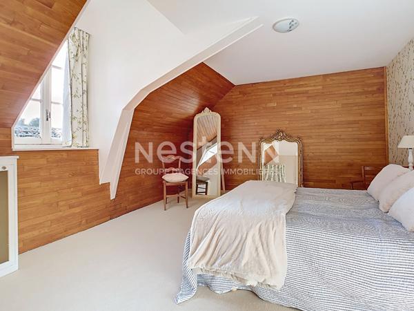 Domaine de prestige à vendre à Ussel - Piscine intérieur - Spa - Hammam - Sauna - Potentiel Locatif - 9 chambres - dépendances - Jardin clôturé et arboré de 8700 m2