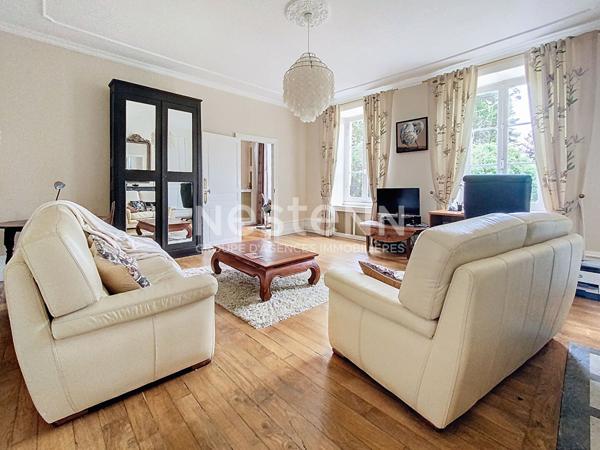 Domaine de prestige à vendre à Ussel - Piscine intérieur - Spa - Hammam - Sauna - Potentiel Locatif - 9 chambres - dépendances - Jardin clôturé et arboré de 8700 m2