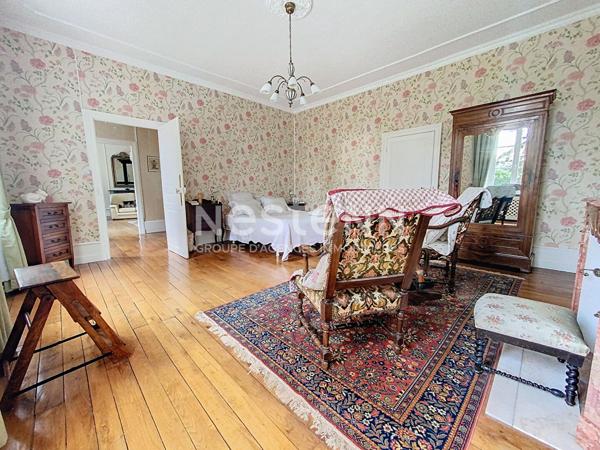 Domaine de prestige à vendre à Ussel - Piscine intérieur - Spa - Hammam - Sauna - Potentiel Locatif - 9 chambres - dépendances - Jardin clôturé et arboré de 8700 m2