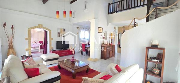 Maison de 150m² avec piscine et garage