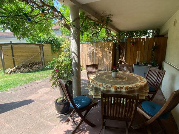 Maison - 12 pièces - 332 m²