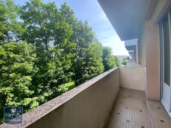 Appartement à louer 3 pièces 69.9m²