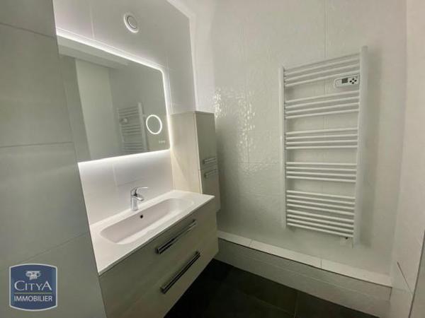 Appartement à louer 3 pièces 69.9m²