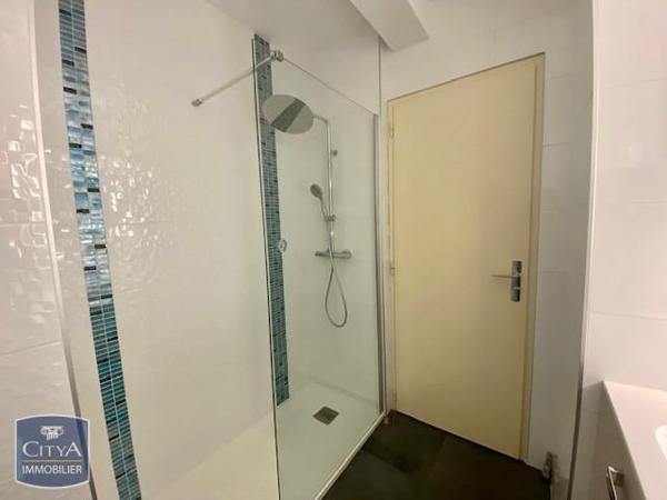 Appartement à louer 3 pièces 69.9m²