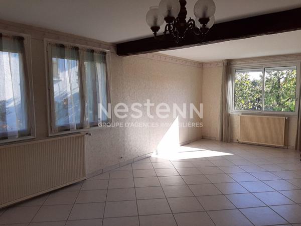 Maison spacieuse à vendre à Bressuire - 3 chambres et jardin