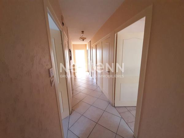 Maison spacieuse à vendre à Bressuire - 3 chambres et jardin