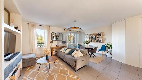 Vente                                                      Maison
                        
                     5 pièces                      110 m2                     à Louveciennes