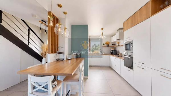 Vente                                                      Maison
                        
                     5 pièces                      110 m2                     à Louveciennes