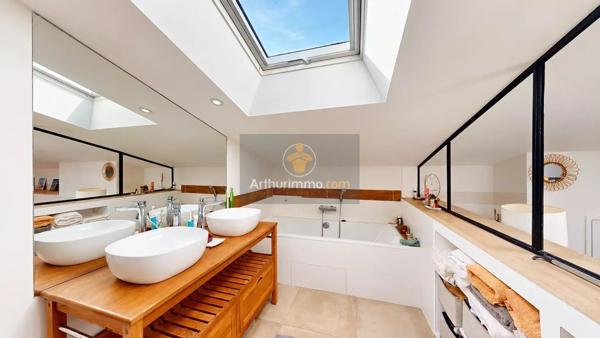Vente                                                      Maison
                        
                     5 pièces                      110 m2                     à Louveciennes
