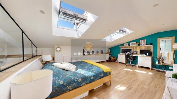 Vente                                                      Maison
                        
                     5 pièces                      110 m2                     à Louveciennes