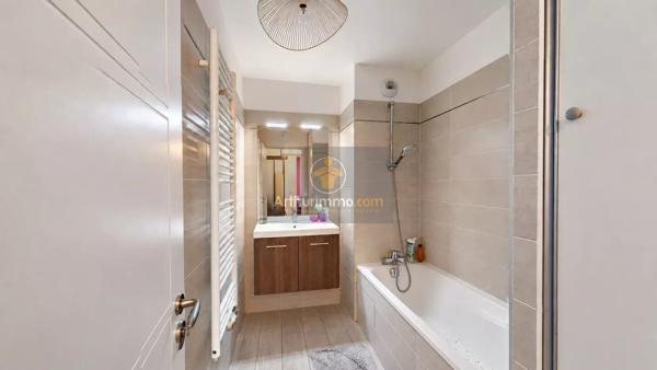 Vente                                                      Maison
                        
                     5 pièces                      110 m2                     à Louveciennes