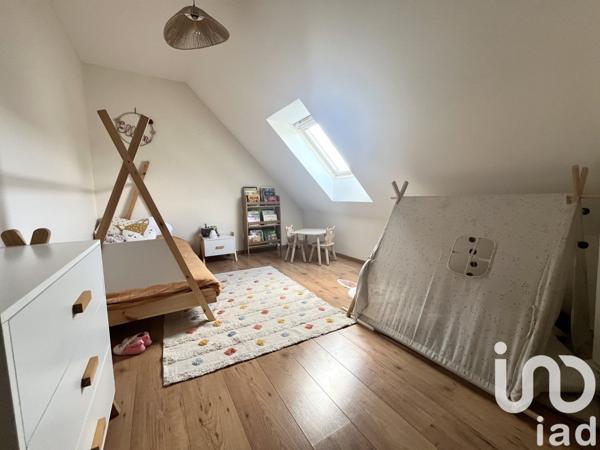 Maison traditionnelle 5 pièces de 97 m² à Loire-Authion (49630)