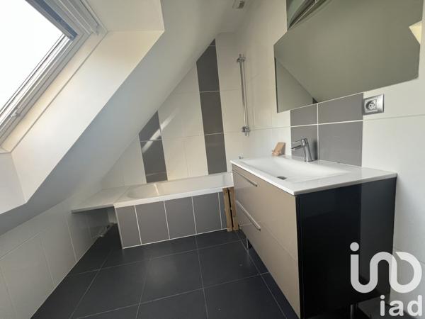 Maison traditionnelle 5 pièces de 97 m² à Loire-Authion (49630)