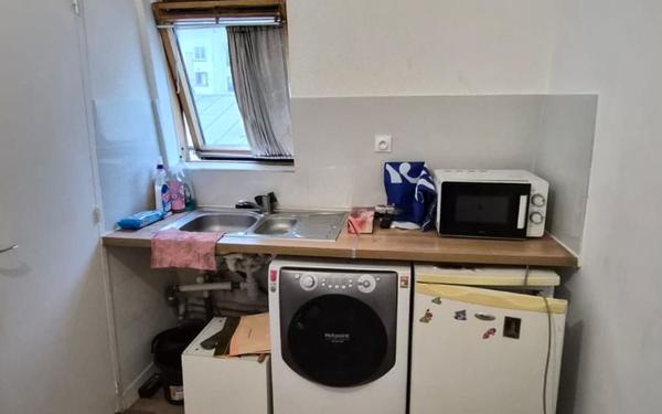 Appartement à vendre    1 pièce • 10 m2 Paris 19