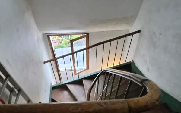 Appartement à vendre    1 pièce • 10 m2 Paris 19
