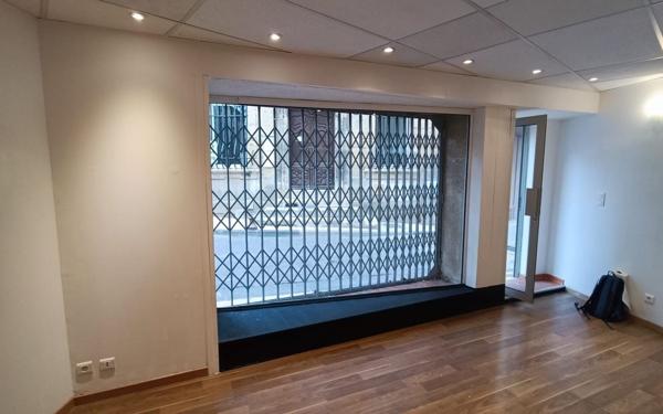 Immeuble à vendre    4 pièces •  Istres