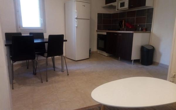 Immeuble à vendre    4 pièces •  Istres