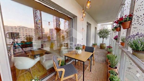 Appartement Paris 3 pièces de 77.50m2 avec balcon de 13m²
