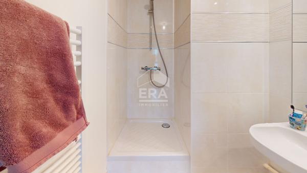 Appartement Paris 3 pièces de 77.50m2 avec balcon de 13m²