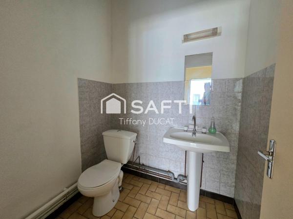 Local commercial, cabinet multiple.