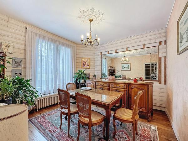 Maison familiale 5 pièces,85 m² habitables environs et 165m² au total environs et , Jardin et terrasse Choisy-le-Roi centre