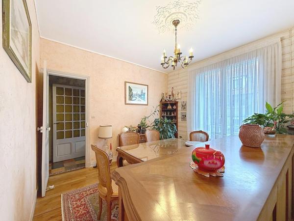 Maison familiale 5 pièces,85 m² habitables environs et 165m² au total environs et , Jardin et terrasse Choisy-le-Roi centre