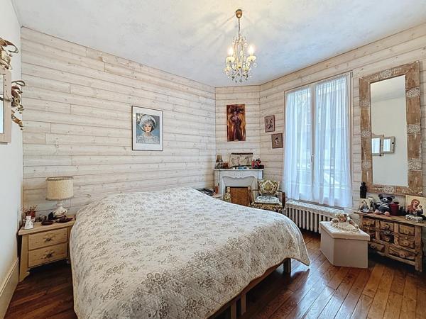 Maison familiale 5 pièces,85 m² habitables environs et 165m² au total environs et , Jardin et terrasse Choisy-le-Roi centre