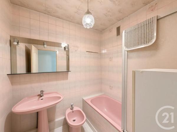 Appartement F3 à vendre  3 pièces - 67,16 m 2   FRESNES  - 94