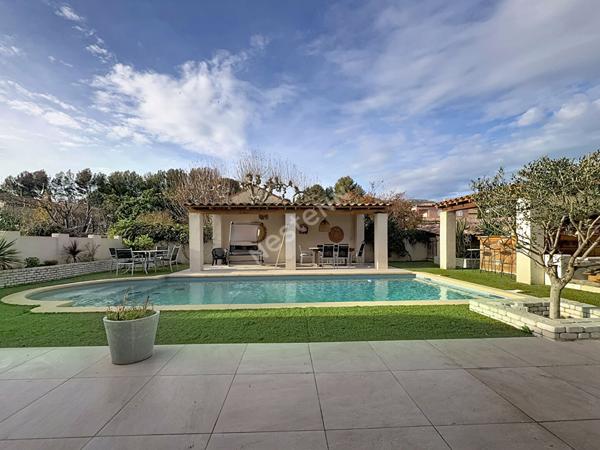 Maison Aubagne de 4 pièces de 121.1 m² de plain-pied avec studio indépendant