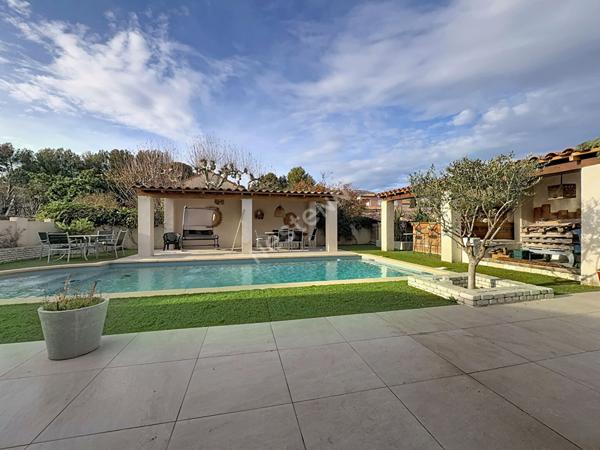 Maison Aubagne de 4 pièces de 121.1 m² de plain-pied avec studio indépendant