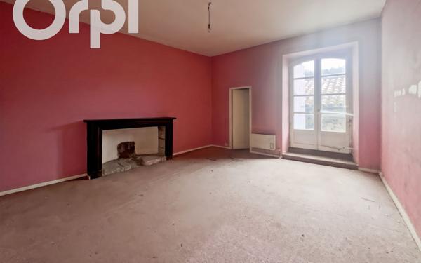 Maison à vendre    2 pièces •  Thueyts