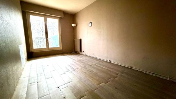 Grand 3 pièces de 70 M2 avec sa Terrasse, exposé plein sud
