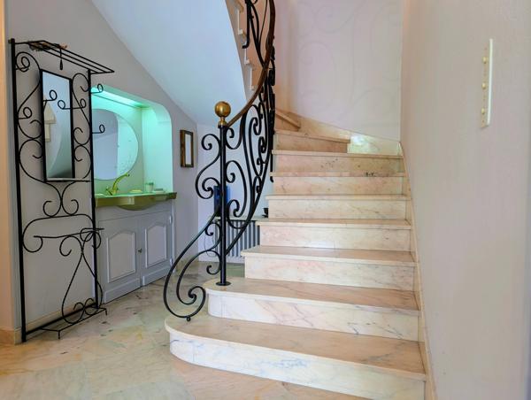 Grande maison familiale en périphérie de Périgueux