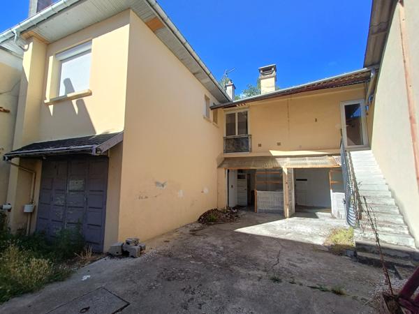 Maison
         4 pièces
        - 95 m² Exclusivité 88 000 € *