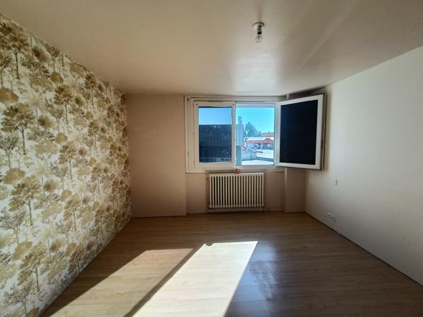 Maison
         4 pièces
        - 95 m² Exclusivité 88 000 € *