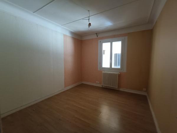 Maison
         4 pièces
        - 95 m² Exclusivité 88 000 € *