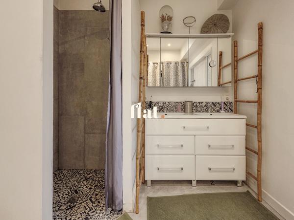 Maison Zola (Solidarité) | 5 chambres | Garage | Jardin | Sans travaux