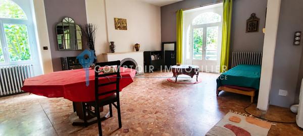 Maison
                                                                                                                                                                                                                                                                                                                        7 pièce(s)                                                                                                                                                                                                          5 chambre(s)                                                                                                                                                                                                          258  m²