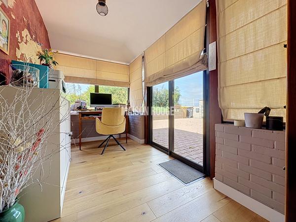 Maison en pierre rénovée avec piscine, vie de plain-pied et grand jardin à 5 minutes de Pordic