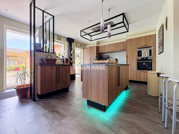 Maison en pierre rénovée avec piscine, vie de plain-pied et grand jardin à 5 minutes de Pordic